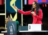 鲁内年仅 鲁内年仅